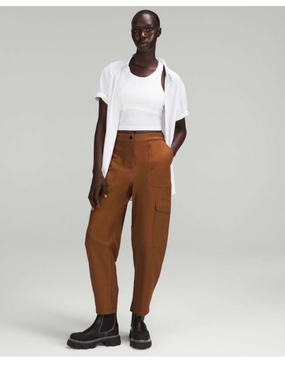 lululemon athletica women’s Barrel Cut Cargo Pants — Brown GUC - Picture 2 of 5